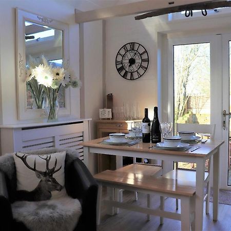 רייד Beautiful Barn Conversion, 3 Bed, Hot Tub, Sauna, Gym, Enclosed Garden מראה חיצוני תמונה