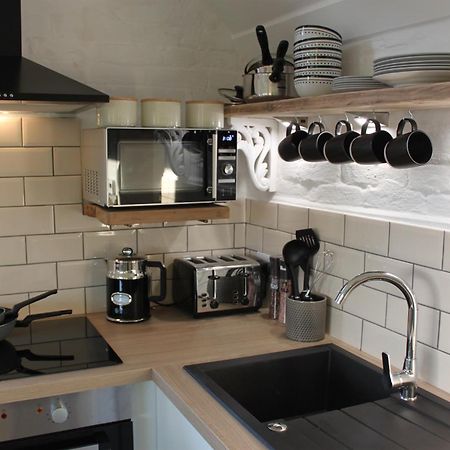 רייד Beautiful Barn Conversion, 3 Bed, Hot Tub, Sauna, Gym, Enclosed Garden מראה חיצוני תמונה