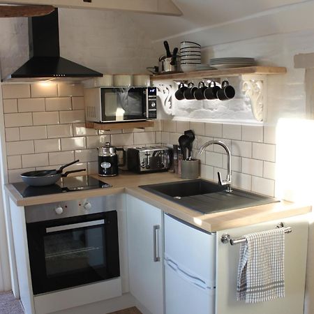 רייד Beautiful Barn Conversion, 3 Bed, Hot Tub, Sauna, Gym, Enclosed Garden מראה חיצוני תמונה