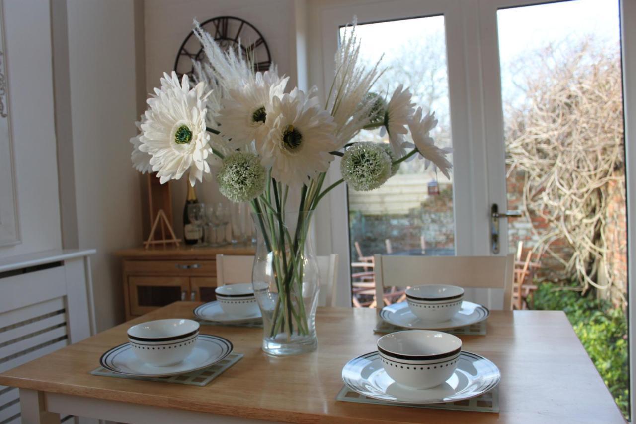 רייד Beautiful Barn Conversion, 3 Bed, Hot Tub, Sauna, Gym, Enclosed Garden מראה חיצוני תמונה