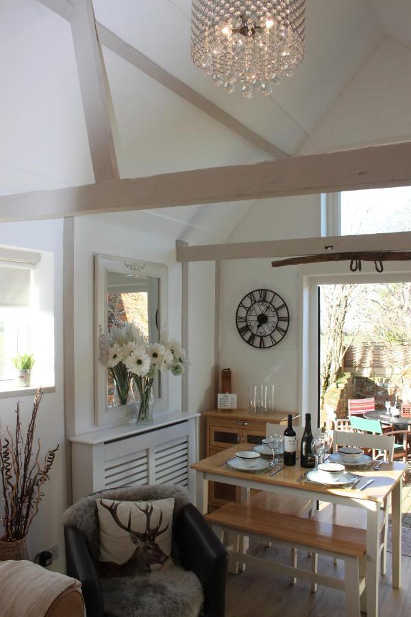 רייד Beautiful Barn Conversion, 3 Bed, Hot Tub, Sauna, Gym, Enclosed Garden מראה חיצוני תמונה