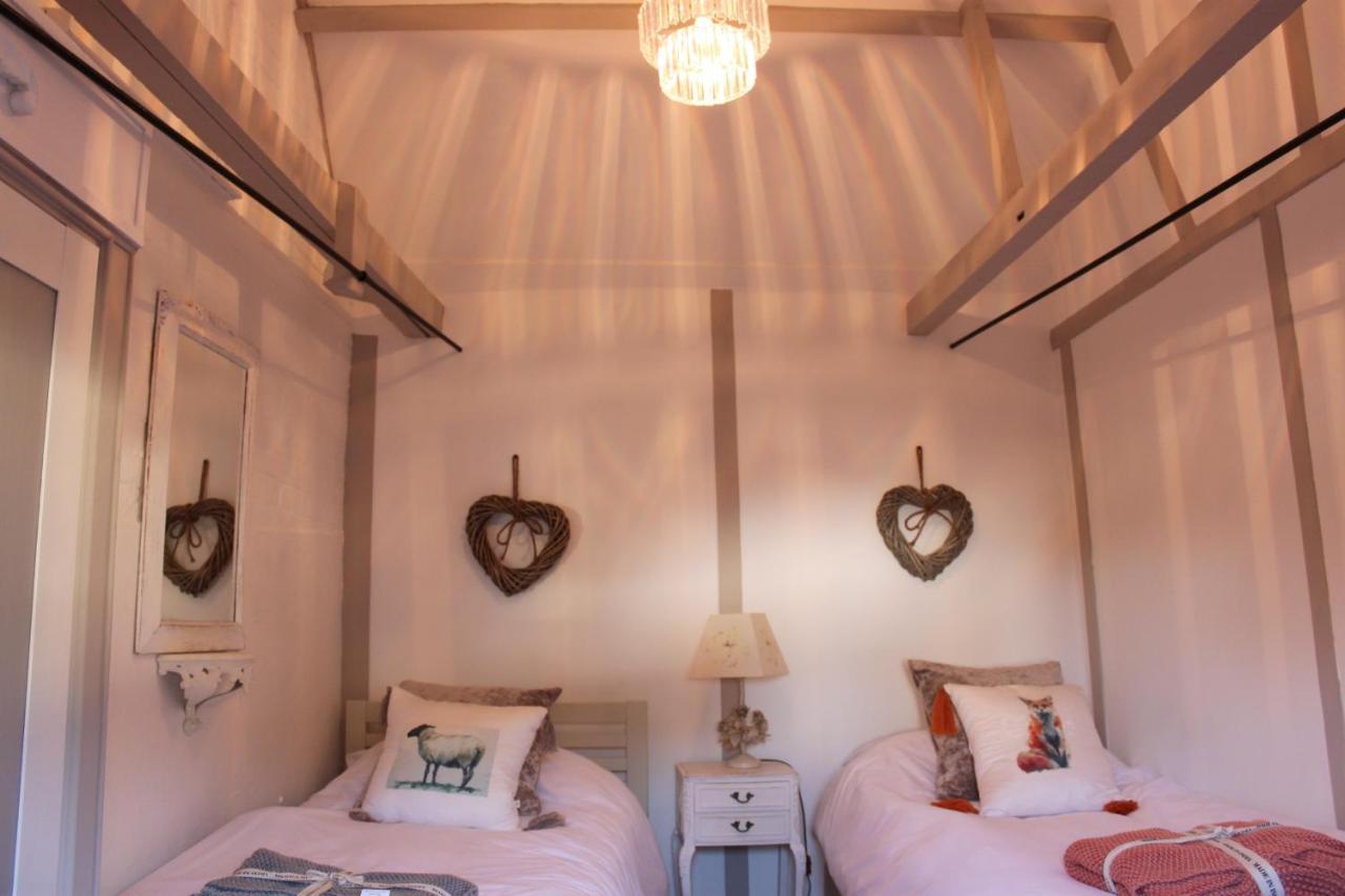רייד Beautiful Barn Conversion, 3 Bed, Hot Tub, Sauna, Gym, Enclosed Garden מראה חיצוני תמונה