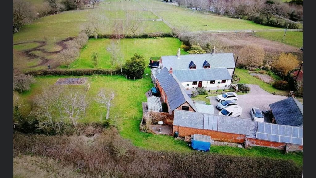 רייד Beautiful Barn Conversion, 3 Bed, Hot Tub, Sauna, Gym, Enclosed Garden מראה חיצוני תמונה